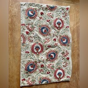 Beautiful 16 x 26 in Pottery Barn Crewel Embroidered Lumbar Throw Pillow Cover